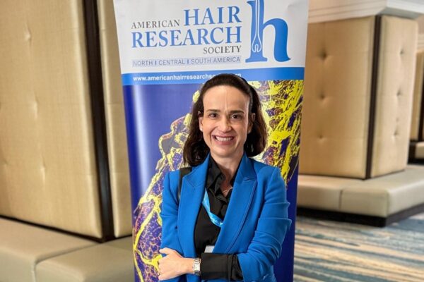 Dra Debora Cadore em congresso de Dermatologia em Orlando foto Divulgacao